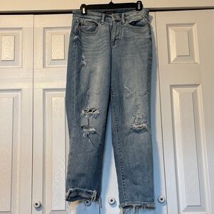 Judy Blue Light Wash Distressed Boyfriend Jeans